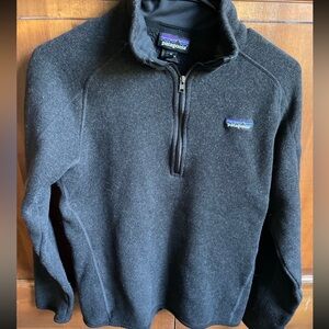 Women’s Patagonia quarter zip.